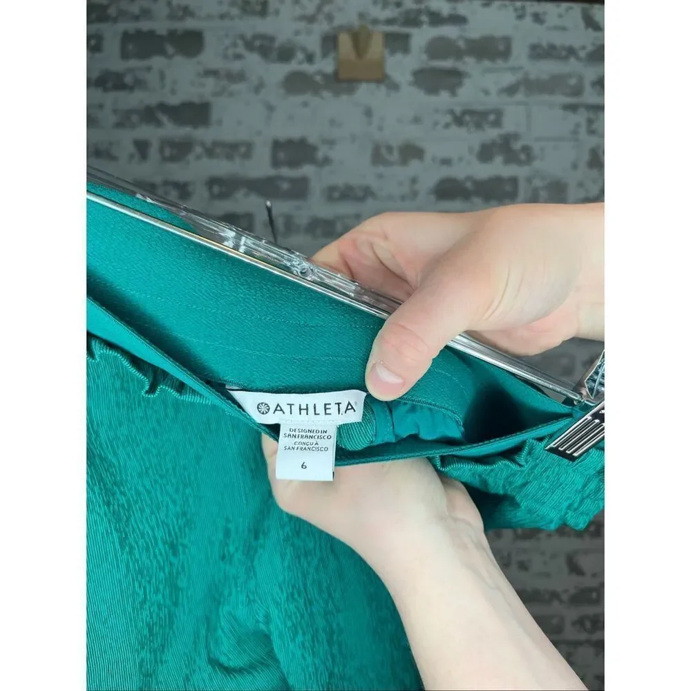 Athleta | women green wide leg cropped pants